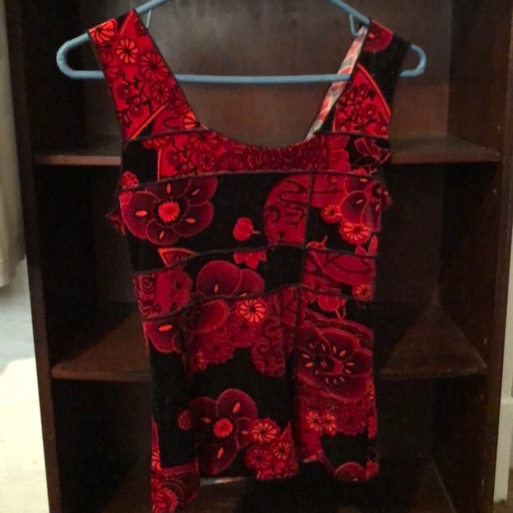 Sleeveless black and red top
